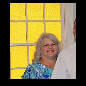 Meet your Posher, Debbie